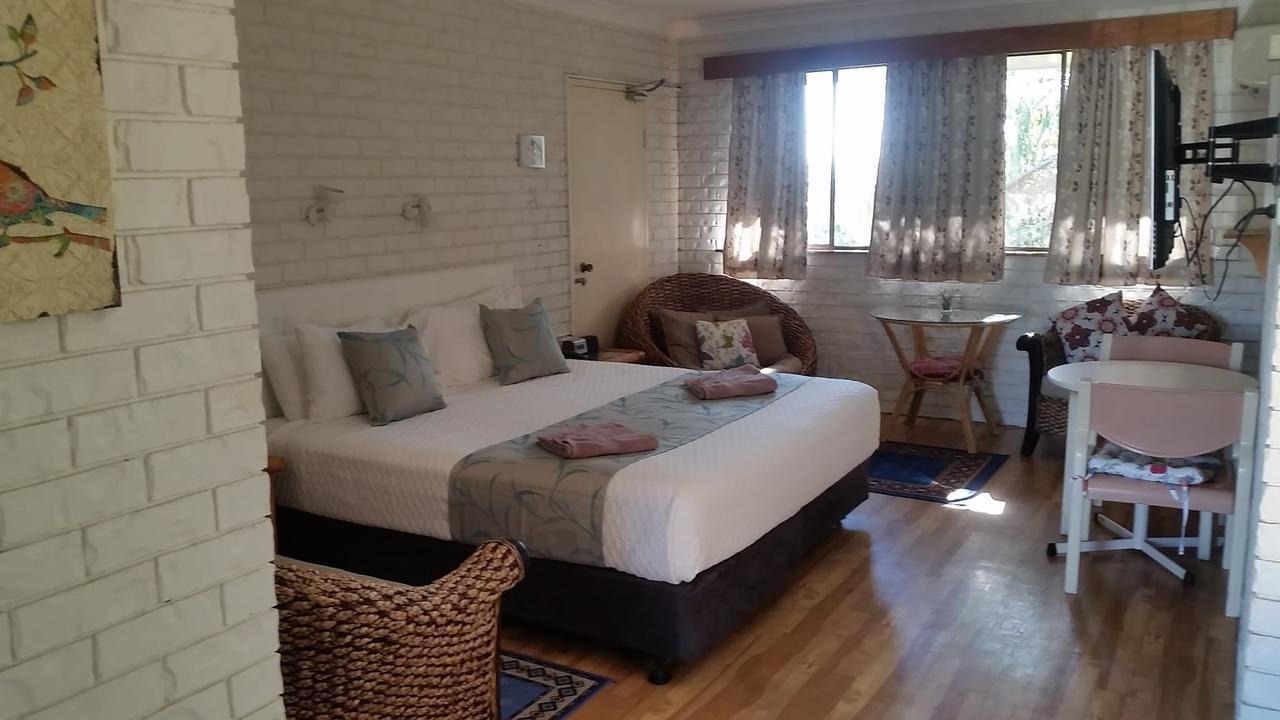 בריסביין Holland Park Motel מראה חיצוני תמונה