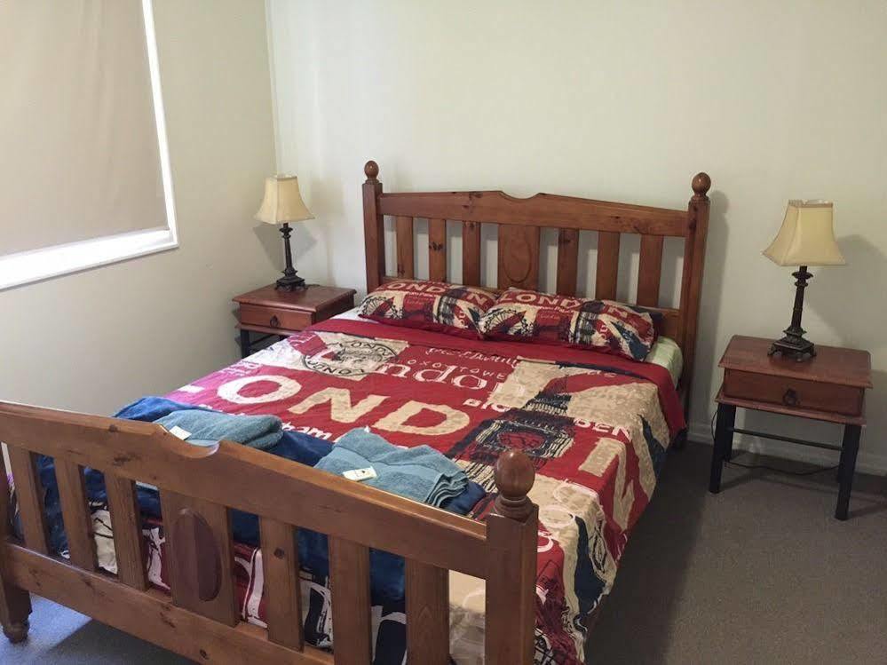 בריסביין Holland Park Motel מראה חיצוני תמונה